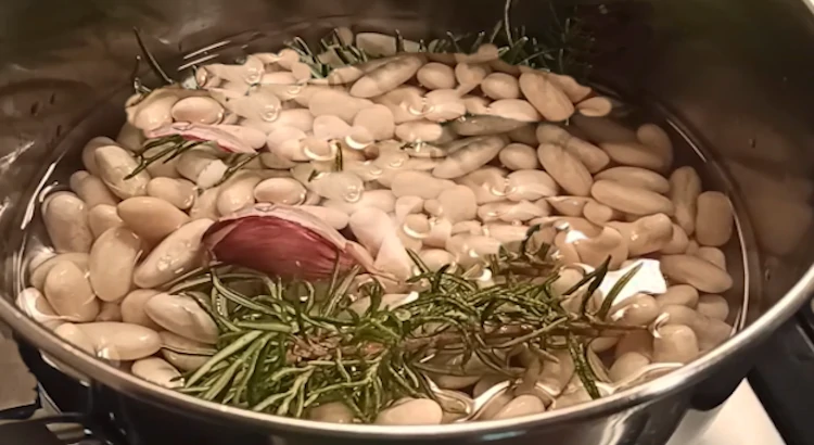 Cuocere i fagioli cannellini Cuocere i fagioli cannellini